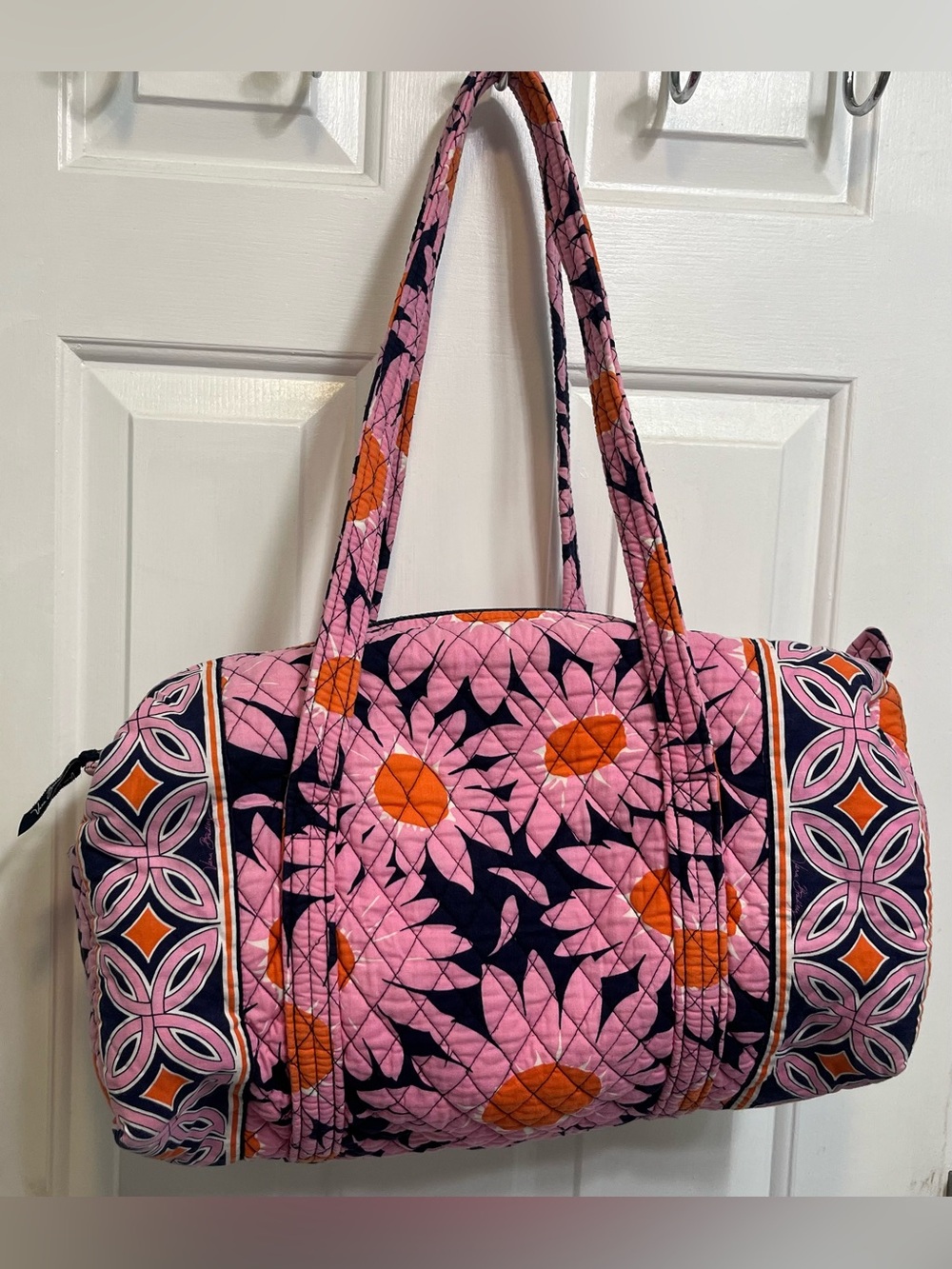 LIKE NEW Iconic Vera Bradley Large Travel Duffel Bag – "Loves Me" Print